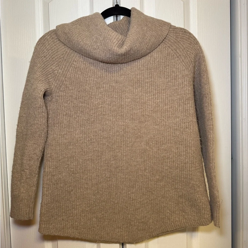 Tahari - Merino Wool Cozy Business Casual Warm Classic Tan Women's Sweater SizeM - Picture 1 of 5